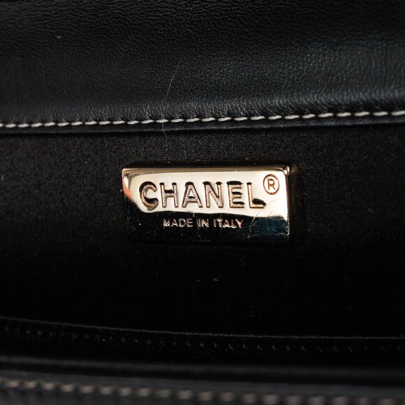 Chanel 2017 Cruise White & Black CC Patchwork Leather Shoulder Bag - Picture 12 of 14